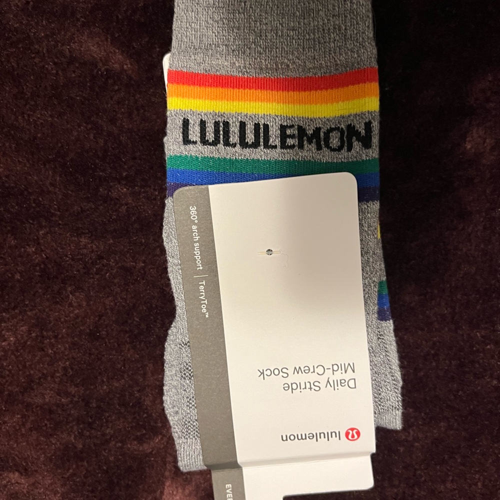 NWT Lululemon mid crew sock